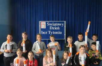 Uczniowie klasy III  bioracy udzial  w Swiatowym Dniu bez Tytoniu 2