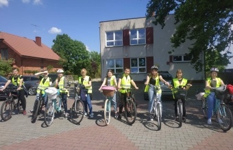 Wycieczka rowerowa z uczniami klasy VII (2)