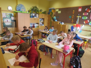 Uczniowie kl. II Szkolny Dzien Ortografii 2