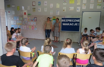 Spotkanie z pielegniarka dotyczace bezpieczenstwa podczas wakacji 1