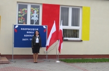 Uczniowie podczas rozpoczęcia roku szkolnego 2021/2022
