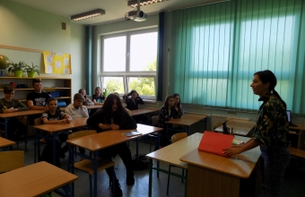 Uczniowie klasy 8 podczas warsztatu z koordynatorem ds. zdrowia psychicznego 1