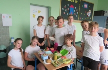 Uczniowie SP w Mailczewie podczas akcji Zdrowe Sniadanie Pudelkowe (7)