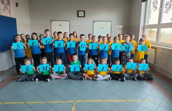 Uczniowie SP  Milaczewie bioracy udzial w konkursie filmowym