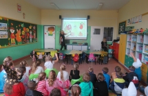 Udzial uczniow SP w Milaczewie w akcji Dzien Postaci z Bajek (17)