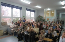 Dzieci z oddzialu przedszkolnego podczas wystepow z okazji Dnia Czystego Powietrza (9)