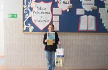 Uczennica klasy VIII, ktora otrzymala I miejsce w konkursie Zlap za stery do swojej kariery (2)