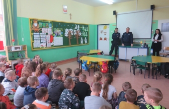 Spotkanie uczniow SP w Milaczewie z policjantami (4)
