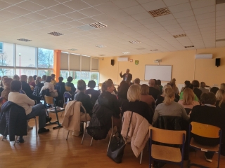 Nauczyciele sp. Malanow, Dziadowice, Milaczew podczas szkolenia z panem szelagiem