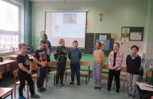 Uczniowie klasy 3 podczas realizacji Narodowego Programu Rozwoju Czytelnictwa (11)