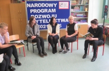 Uczniowie klasy 3 podczas realizacji Narodowego Programu Rozwoju Czytelnictwa (9)