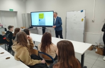 Uczniowie klasy VIII SP w Milaczewie podczas Wieczoru Nauki w ZSR CKP Kaczki Srednie (10)