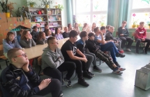 Uczniowie klas I-VI podczas warsztatow ekologicznych (3)