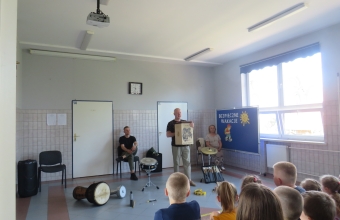 Dzieci z oddzialu przedszkonego oraz uczniowie klas I-III podczas audycji muzycznej (5)