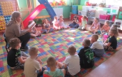 Uczniowie SP w Milaczewie podczas Dnia Glosego Czytania (7)