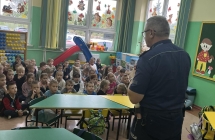 Uczniowie SP w Milaczewie podczas spotkania z policjantem (3)