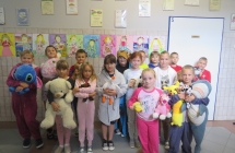 Dzieci z oddzialu przedszkolnego oraz uczniowie klas I-VIII podczas Tygodnia dbania o relacje (14)