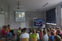 Uczniowie SP w Milaczewie podczas apelu z okazji Dnia Papieza (3)