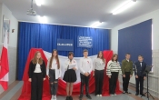 Dzieci z oddzialu przedszkolnego oraz uczniowie klas I-III podczas apelu z okazji Odzyskania Niepodleglosci (11)