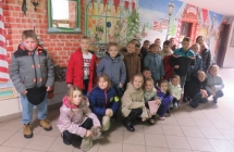 Dzieci z oddzialu przedszkolnego oraz uczniowie klas I-III podczas wycieczki do Gniezna (10)