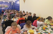Dzieci z oddzialu przedszkolnego oraz uczniowie klas I-III podczas wycieczki do Gniezna (30)