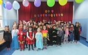 Bal karnawalowy dzieci z oddzialu przedszkolnego oraz uczniowie klas I-III (1)