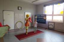 Uczniowie SP w Milaczewie podczas wystepu cyrkowego (8)