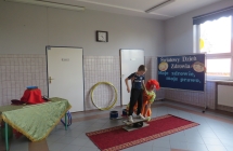 Uczniowie SP w Milaczewie podczas wystepu cyrkowego (15)