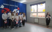 Uczniowie SP w Milaczewie podczas apelu z okazji Swieta Chrztu Polskiego (6)