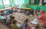 Dzieci z oddzialu przedszkolnego oraz uczniowie I-III podczas warsztatow Moc Rozwoju Mozgu (10)