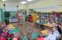 Dzieci z oddzialu przedszkolnego oraz uczniowie I-III podczas warsztatow Moc Rozwoju Mozgu (4)