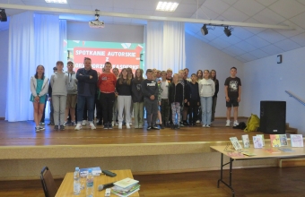Uczniowie klas IV-VI SP Milaczew podczas spotkania z autorem  (5)
