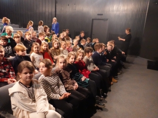 Udzial uczniow klas I-III SP w Milaczewie w mikolajkowym wyjezdzie do Poznania (2)