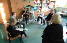 Uczniowie podczas warsztatow radzenie sobie z emocjami (3)