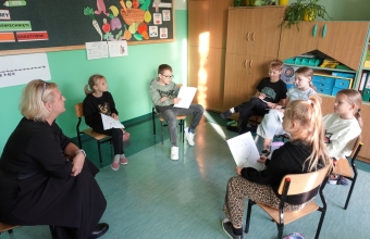 Uczniowie podczas warsztatow radzenie sobie z emocjami (4)