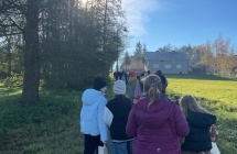 Uczniowie SP w Milaczewie - z wizyta na cmentarzu parafialnym (4)