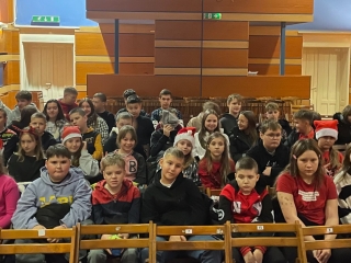 Uczniowie na przedstawieniu pt. Maly Ksiaze 5.12.2025 r (2)