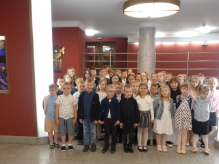 Wyjazd do teatru na spektakl Dzikie labedzie (1)