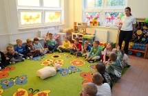 Udzial dzieci z oddzialu przedszkolnego oraz uczniow klas I-VIII SP w Milaczewie w Biciu R (8)