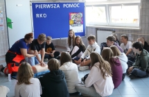 Udzial dzieci z oddzialu przedszkolnego oraz uczniow klas I-VIII SP w Milaczewie w Biciu R (7)